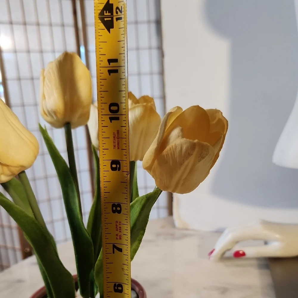 Vintage | Handpainted Yellow Tulips Honeycomb Vase with Rocks | realike*